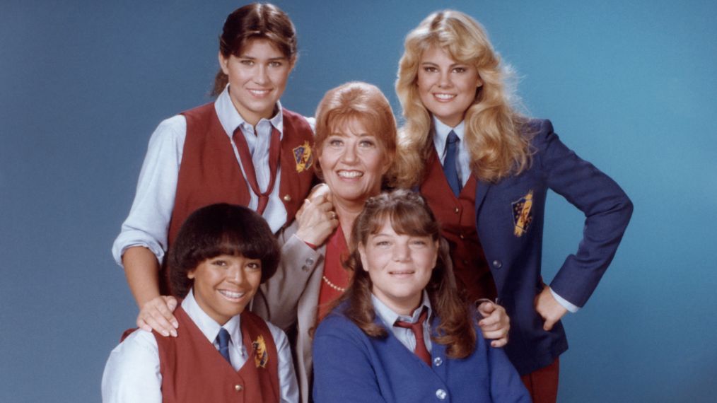 Nancy McKeon, Lisa Whelchel, Mindy Cohn, Kim Fields, Charlotte Rae on 'Facts of Life' in the original 'Facts of Life'