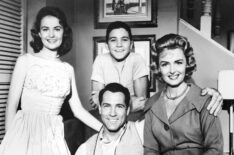 The cast of The Donna Reed Show - Shelley Fabares, Paul Petersen, Carl Betz, and Donna Reed