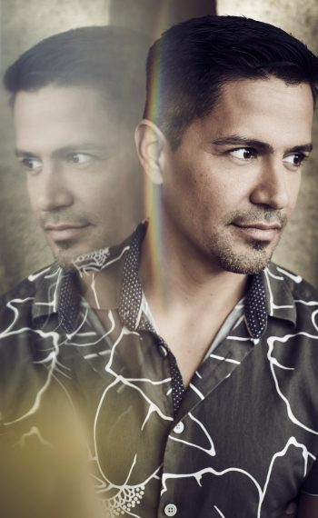 Jay Hernandez