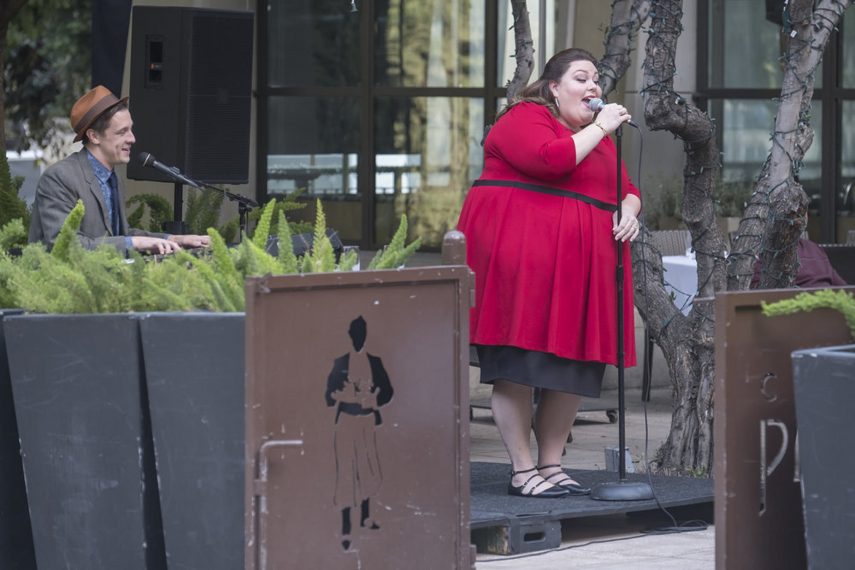 THIS IS US -- "Number Two" Episode 209 -- Pictured: Chrissy Metz as Kate -- (Photo by: Ron Batzdorff/NBC)