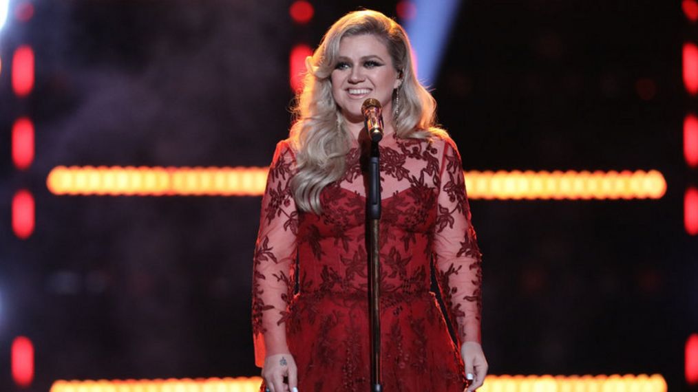 Kelly Clarkson on The Voice -'Live Top 10'