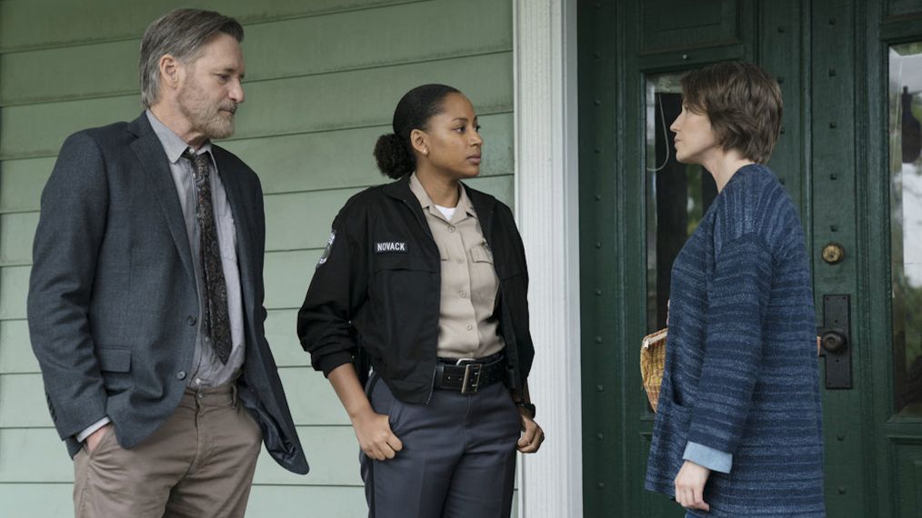 Bill Pullman as Detective Lt. Harry Ambrose, Natalie Paul as Heather Novack, and Carrie Coon as Vera Walker in The Sinner - Season 2