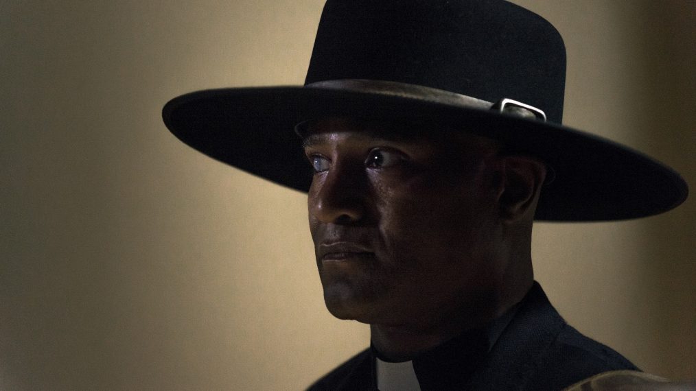 Seth Gilliam as Father Gabriel Stokes - The Walking Dead - Season 9, Episode 1