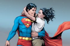 Superman & Lois Lane Fly Into The CW's Arrowverse Crossover