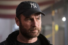 Liev Schreiber wearing a Yankees cap in Ray Donovan - Season 6