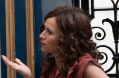 Speechless - Minnie Driver talking to a Royal Guard outside Buckingham Palace