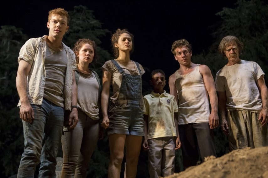 Cameron Monaghan as Ian Gallagher, Emma Kenney as Debbie Gallagher, Emmy Rossum as Fiona Gallagher, Christian Isaiah as Liam Gallagher, Jeremy Allen White as Lip Gallagher and William H. Macy as Frank Gallagher in Shameless (Season 8, episode 3) - Photo: Paul Sarkis/SHOWTIME - Photo ID: shameless_803_2379