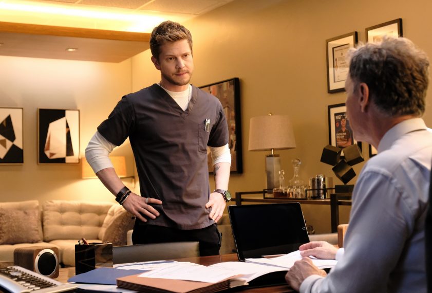 THE RESIDENT: L-R: Matt Czuchry and Bruce Greenwood in the "The Prince & The Pauper" episode of THE RESIDENT airing Monday, Oct. 1 (8:00-9:00 PM ET/PT) on FOX. ©2018 Fox Broadcasting Co. Cr: Guy D'Alema/FOX