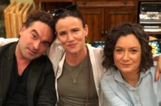 Griswold Reunion! Juliette Lewis & Johnny Galecki to Guest Star on 'The Conners' (PHOTO)