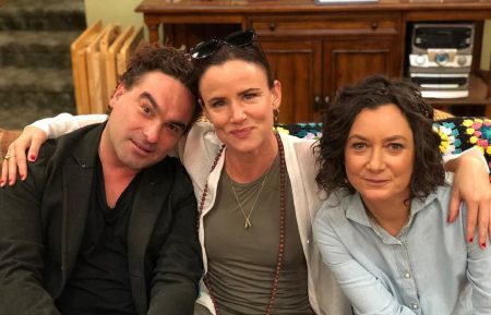 Juliette Lewis on The Conners with Johnny Galecki and Sara Gilbert