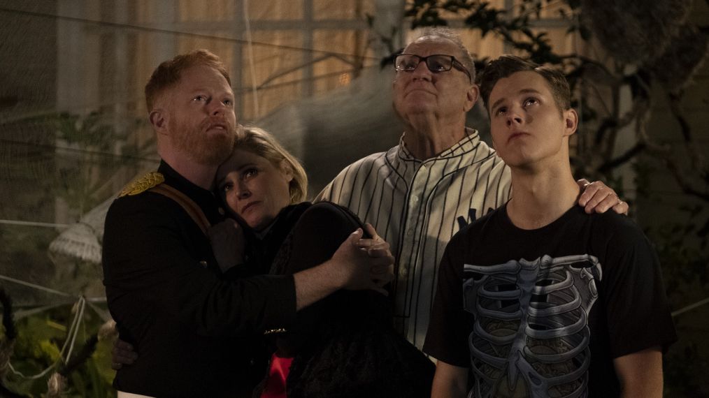 MODERN FAMILY - 'Good Grief' - It's another epic Halloween full of costumes, tricks and treats for the Dunphy-Pritchett-Tucker clan as they deal with huge, unexpected news, on 'Modern Family,' WEDNESDAY, OCT. 24 (9:00-9:31 p.m. EDT), on The ABC Television Network. (ABC/Tony Rivetti) JESSE TYLER FERGUSON, JULIE BOWEN, ED O'NEILL, NOLAN GOULD