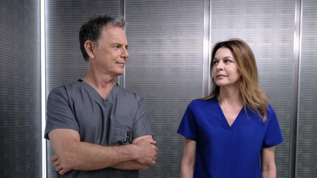 Bruce Greenwood and Jane Leeves in The Resident