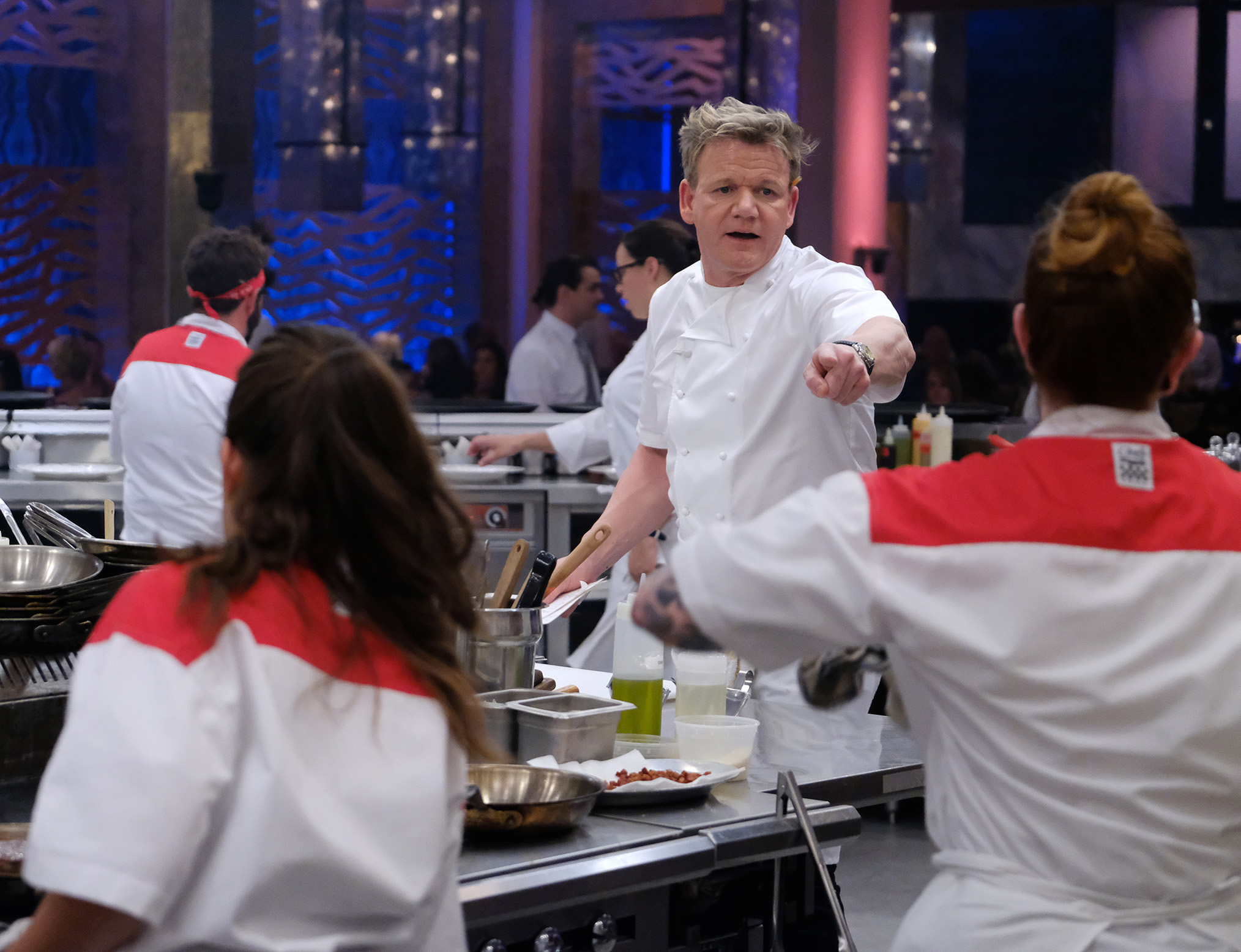 Gordon Ramsay Weighs In On The Rookies Vets Of Hell S Kitchen Season 18