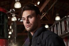 '9-1-1' Star Ryan Guzman on Eddie's Blast From the Past, the Buck Bromance & More