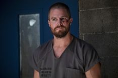 Stephen Amell on a Divided 'Arrow' & What Has Him 'Pumped' for Oliver's Prison Stint