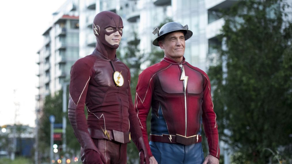 The Flash -- 'Paradox' -- Image: FLA302a_0267b.jpg -- Pictured (L-R): Grant Gustin as The Flash and John Wesley Shipp as Jay Garrick -- Photo: Dean Buscher/The CW -- © 2016 The CW Network, LLC. All rights reserved.