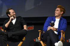 Luke Perry and KJ Apa at New York Comic Con 2018