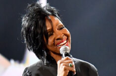 Gladys Knight performs an Aretha Franklin tribute at the 2018 American Music Awards