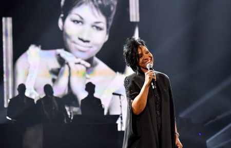 Gladys Knight performs an Aretha Franklin tribute at the 2018 American Music Awards