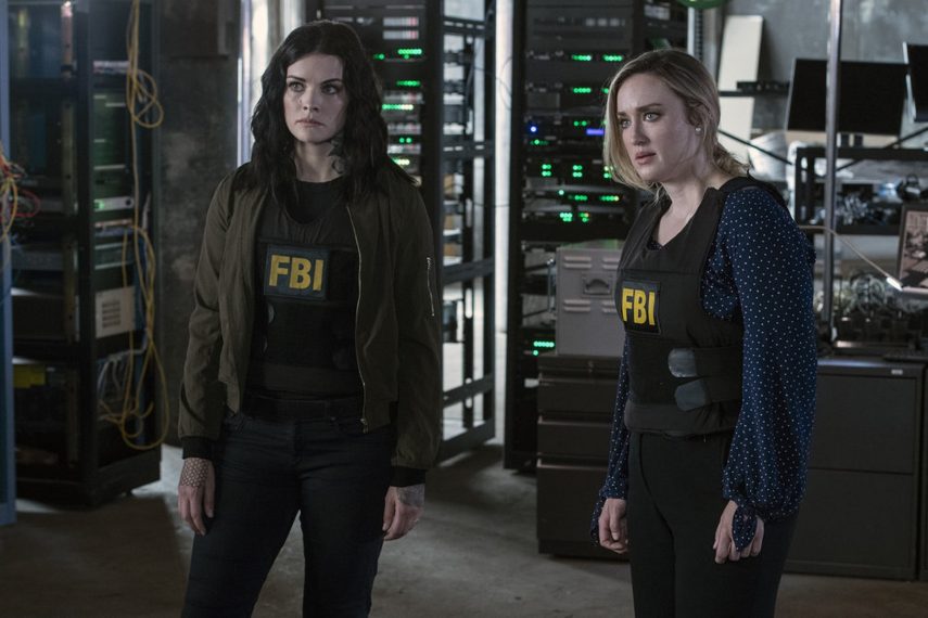 BLINDSPOT -- "My Art Project" Episode 402 -- Pictured: (l-r) Jaimie Alexander as Jane Doe, Ashley Johnson as Patterson -- (Photo by: David Giesbrecht/NBC/Warner Bros.)