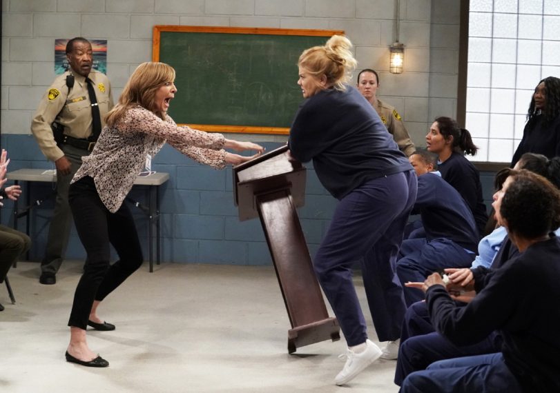 "Crazy Snakes and a Clog to the Head" -- When the ladies bring a meeting to a women's prison, Bonnie is attacked by an old acquaintance, Tammy (Kristen Johnston), and Christy helps Bonnie make amends, on MOM, Thursday, April 12 (9:01-9:30 PM, ET/PT) on the CBS Television Network. Pictured L to R: Allison Janney as Bonnie and Kristen Johnston as Tammy. Photo: Robert Voets/CBS ÃÂ©2018 CBS Broadcasting, Inc. All Rights Reserved