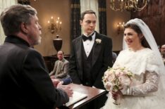 Mark Hamill (Himself), Sheldon Cooper (Jim Parsons) and Amy Farrah Fowler (Mayim Bialik) in The Big Bang Theory - 'The Bow Tie Asymmetry'