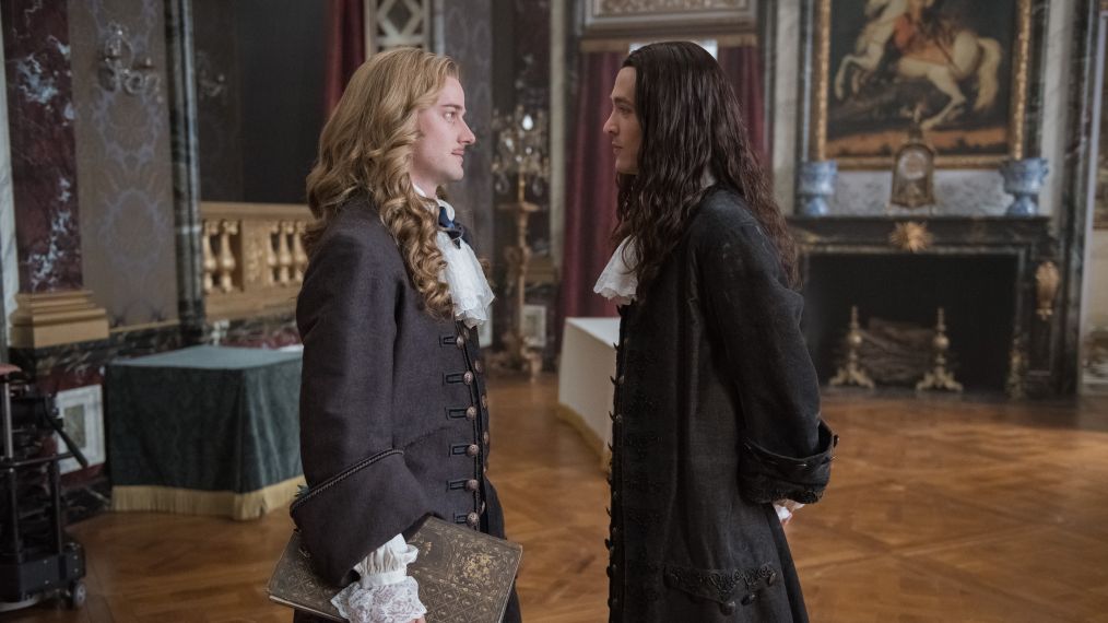 Versailles - Evan Williams as Chevalier and Alexander Vlahos as Monsieur Philippe d'Orléans