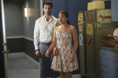 The CW 2019 Midseason: 'Jane the Virgin' & 'Black Lightning' Make Moves, 'Roswell' Premieres & More