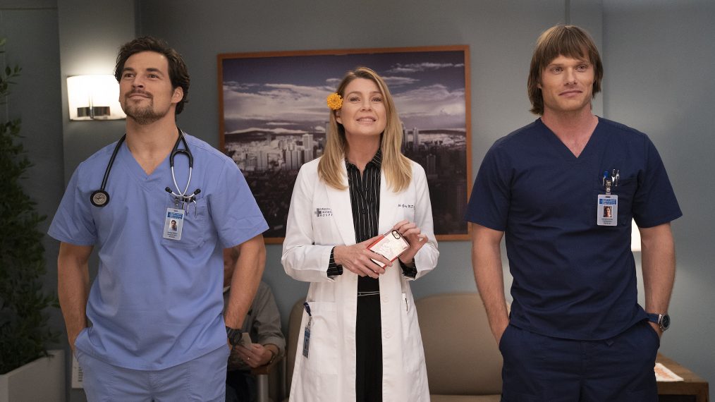Giacomo Gianniotti, Ellen Pompeo, and Chris Carmack in Grey's Anatomy