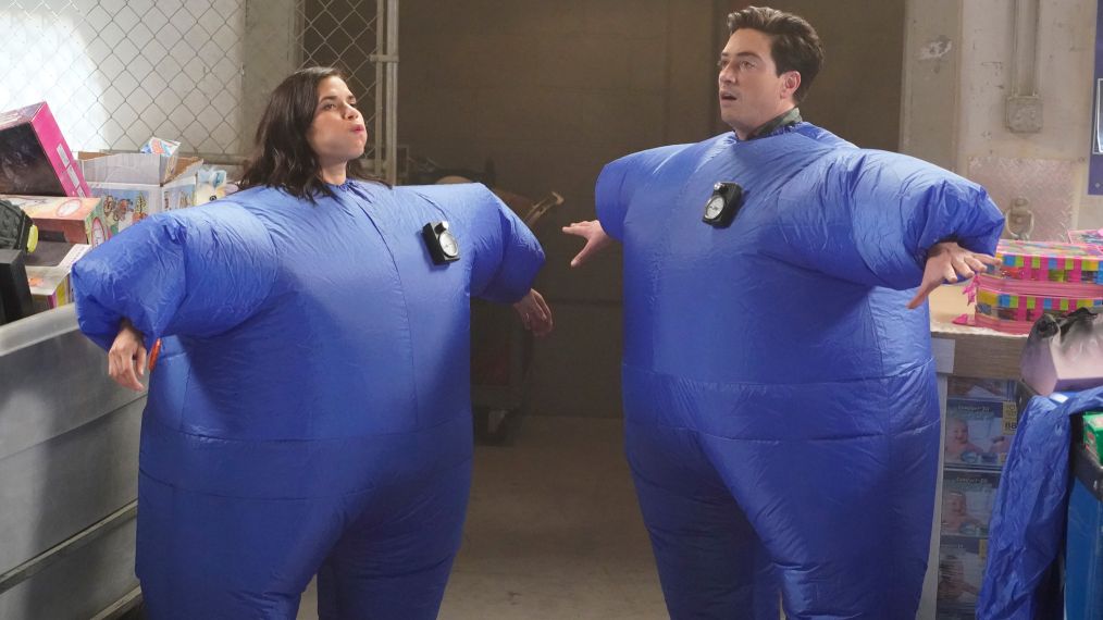America Ferrera as Amy, Ben Feldman as Jonah in Superstore - 'Video Game Release'