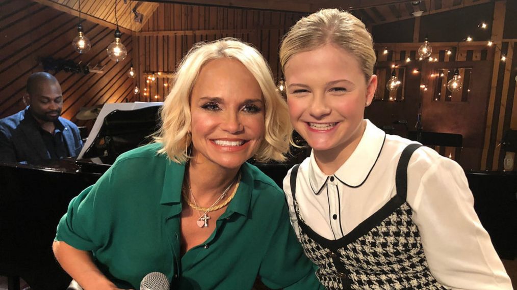 Kristin Chenoweth and Darci Lynne perform on 'Darci Lynne: My Hometown Christmas' - Season 2018