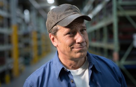 Mike Rowe Facebook Watch Returning The Favor Christmas Episode