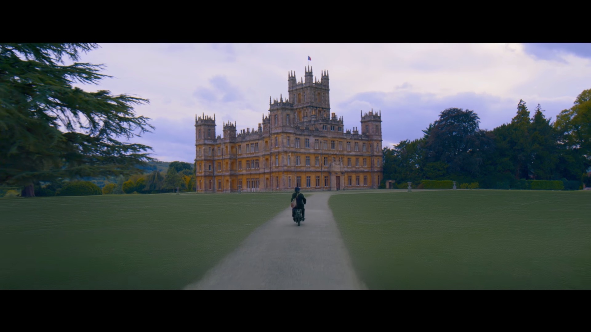 Back, Crawleys! The First 'Downton Abbey' Movie Trailer Is Here