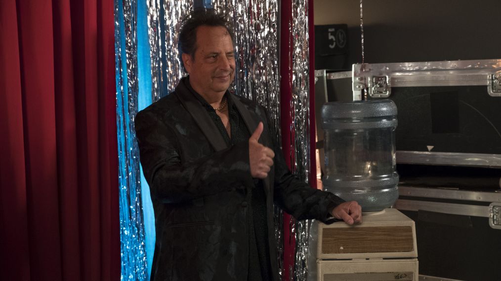 Jon Lovitz in The Goldbergs - 'The Wedding Singer'