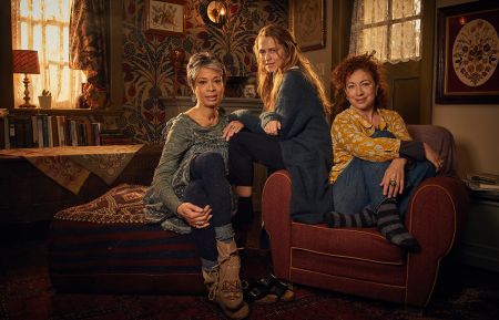 A Discovery of Witches - Adelle Leonce, Teresa Palmer, Alex Kingston
