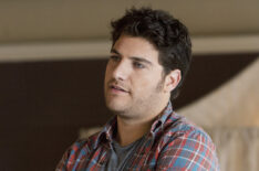 Adam Pally in Happy Endings - Season 1