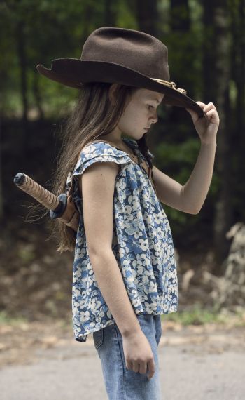 Cailey Fleming as Judith - The Walking Dead _ Season 9, Episode 9