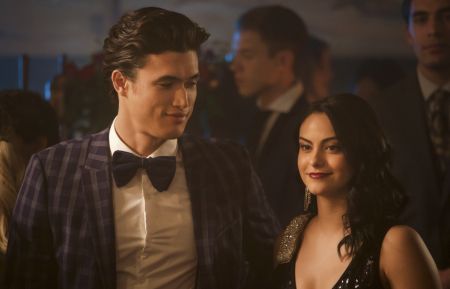 Camila Mendes as Veronica and Charles Melton as Reggie in Riverdale