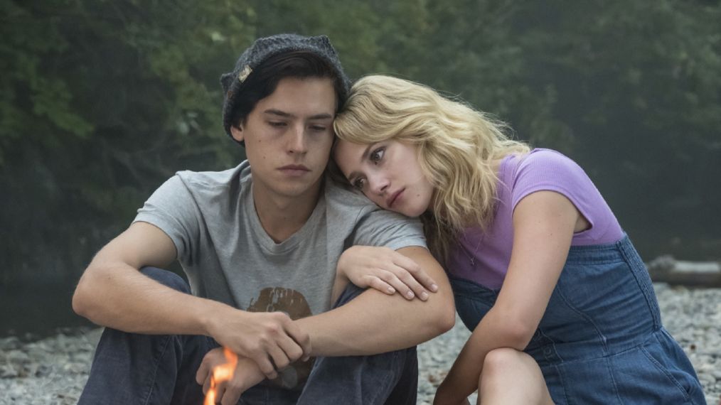 Cole Sprouse as Jughead and Lili Reinhart as Betty - Riverdale
