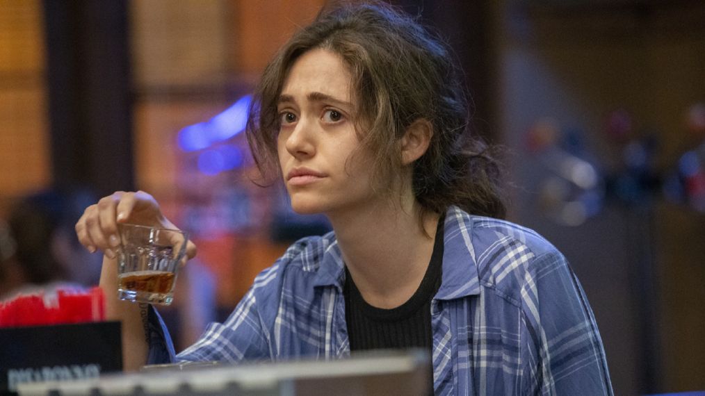 Emmy Rossum as Fiona Gallagher drinking in Shameless