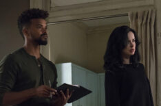 Eka Darville and Krysten Ritter in Marvel's Jessica Jones