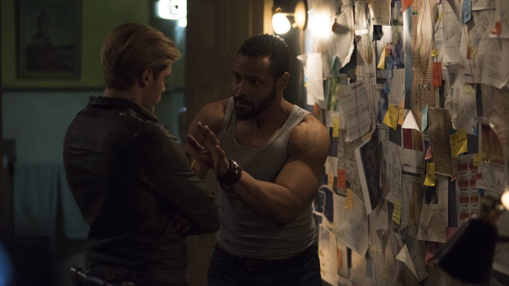 Dominic Sherwood and Isaiah Mustafa in Shadowhunters