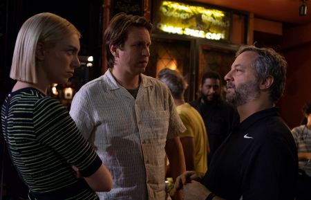 Madeline Wise, Pete Holmes, and Judd Apatow in Crashing