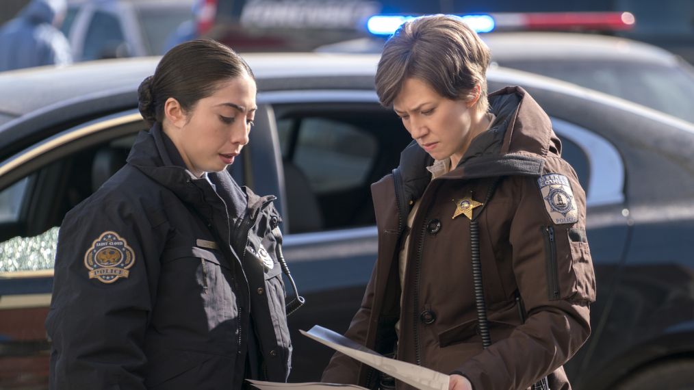 Fargo - Olivia Sandoval as Winnie Lopez, Carrie Coon as Gloria Burgle