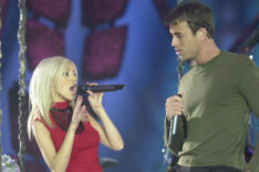 Christina Aguilera and Enrique Iglesias perform during half time of Super Bowl XXXIV