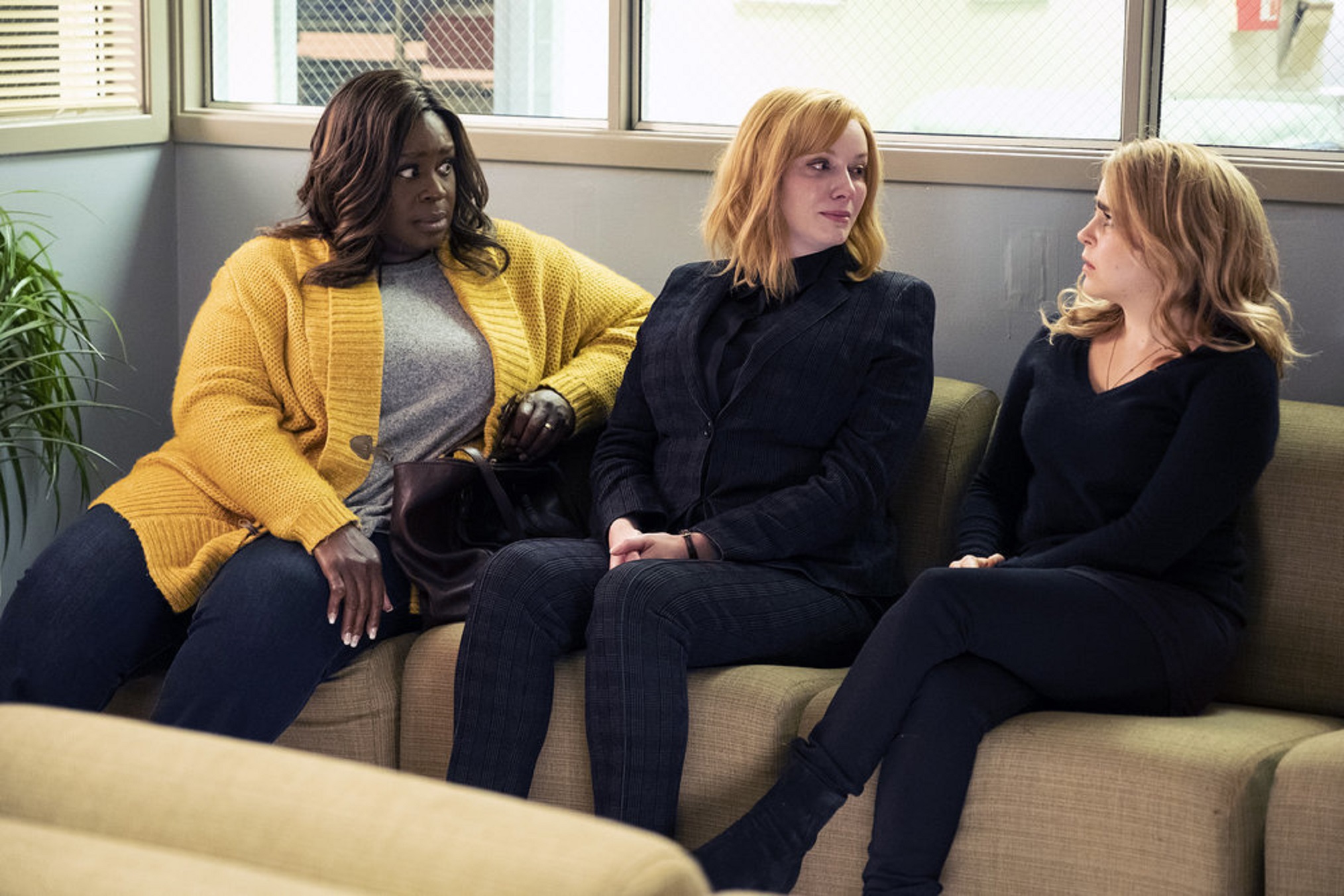 Good Girls Season 2 Trailer Teases Beth Rio Relations Even More Criminal Activity Video