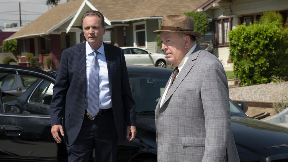 Detectives Moore (Gregory Scott Cummins) and Johnson (Troy Evans) in Bosch