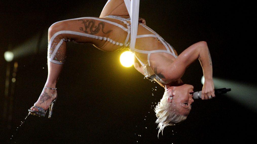 #10 of the Most Unforgettable Grammy Moments, From Pink Taking Flight to Kesha’s Comeback (VIDEO) #10 of the Most Unforgettable Grammy Moments, From Pink Taking Flight to Kesha’s Comeback (VIDEO)