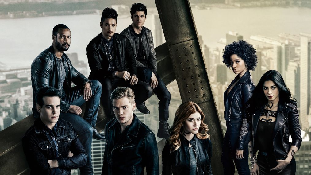 Alberto Rosende, Isaiah Mustafa, Dominic Sherwood, Harry Shum Jr., Matthew Daddario, Katherine McNamara, Alisha Wainwright, Emeraude Toubia in Shadowhunters