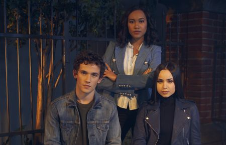 Pretty Little Liars: The Perfectionists - Eli Brown, Sofia Carson, Sydney Park